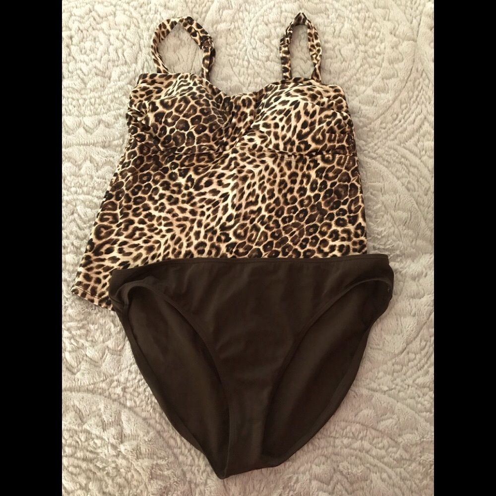 Leopard print tankini swim set